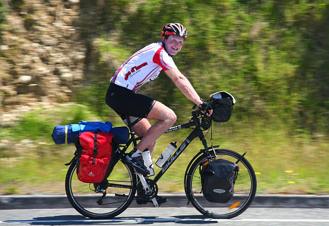 Weniger besitzen, mehr leben - Foto: Fernradler in Neuseeland
