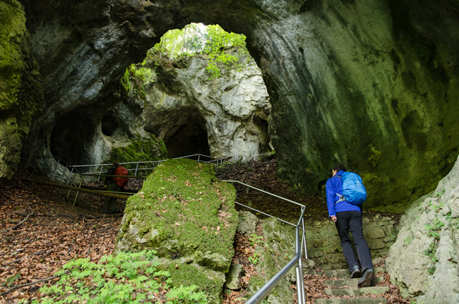 Fotoimpressionen Fränkische Schweiz: Die imposante Versturzhöhle Riesenburg. (Foto: Andreas Jeitler)