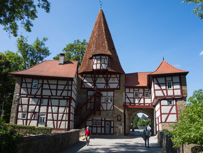 Das Rödelseer Tor in Iphofen ist ein Wahrzeichen Mainfrankens. (Foto: Christof Herrmann, 2013)