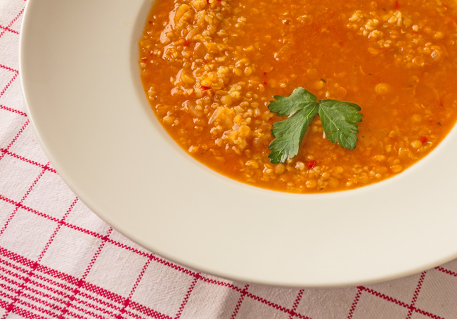 Türkische Linsensuppe mit Bulgur