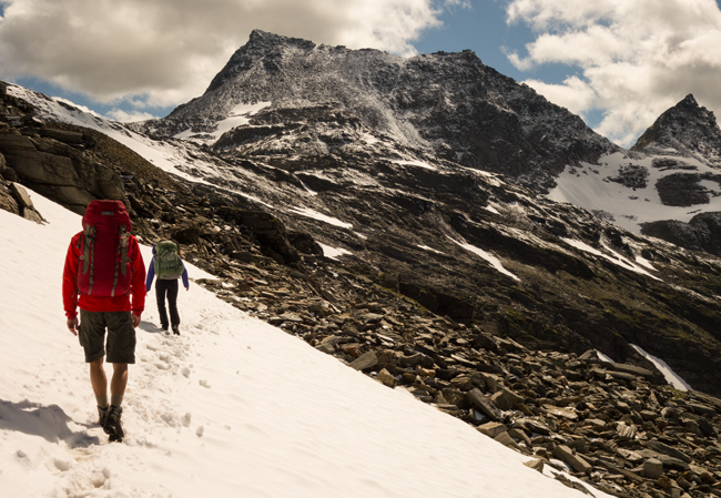 … und Schneefeldern. (Foto: Christof Herrmann, 2014) … und Schneefeldern.
