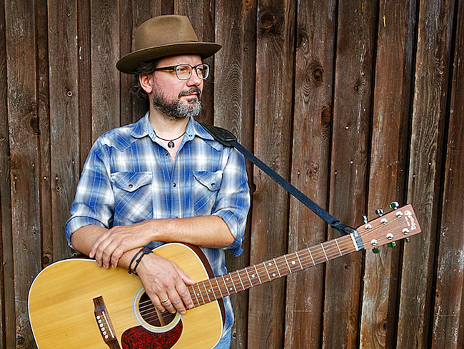 Singer-Songwriter Tobias Panwitz alias Trailhead