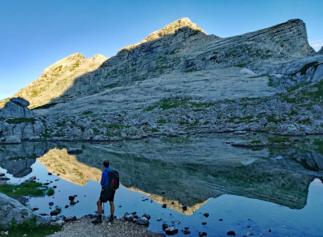 Meine Alpenüberquerung von Salzburg nach Triest 2019: "Der Zeleno jezero oder Grüne See im Sieben-Seen-Tal schimmert diesmal nicht grün."