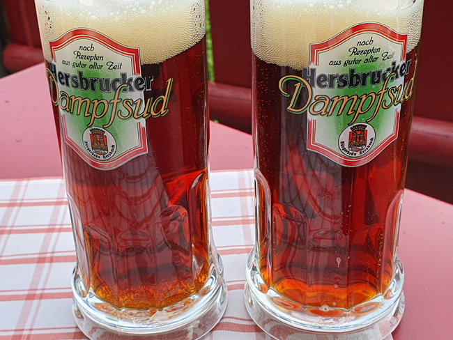 Das "Ankunftsbier" habe ich mir wohl verdient. (Foto: Christof Herrmann)