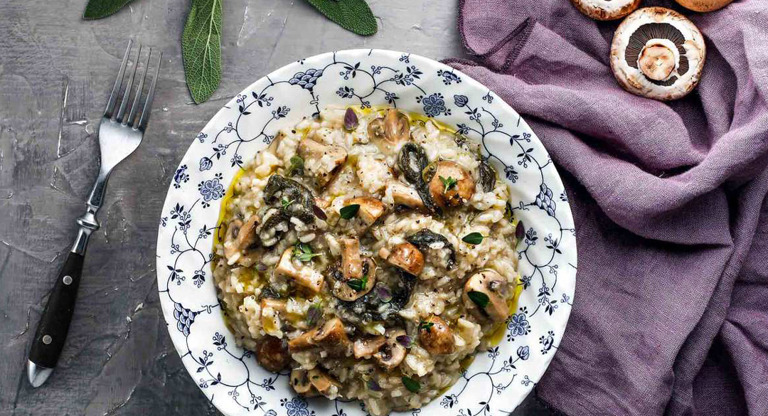 Veganes Risotto mit Pilzen und frischen Kräutern (Foto: KptnCook, 2020)