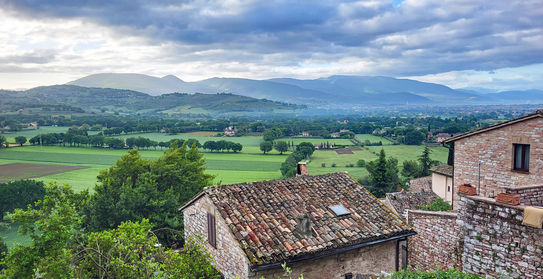 Blick aus meinem Hotelzimmer in Spello. (Foto: Christof Herrmann, 2023)